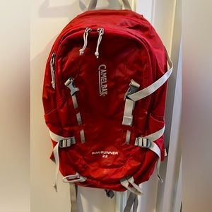 Camelbak Rim Runner 22 Hiking Backpack